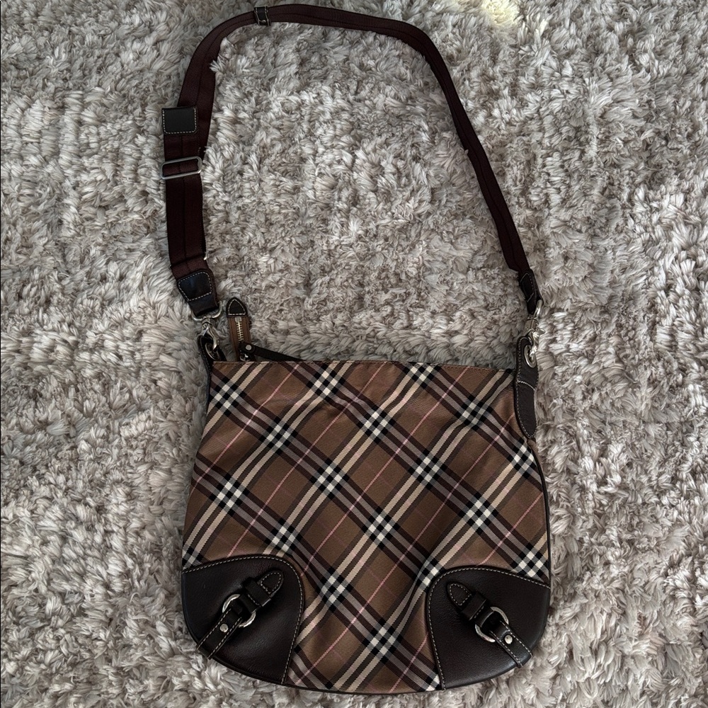 🤎 🩷Burberry London Blue Label crossbody bag in great pre loved condition🤎🩷